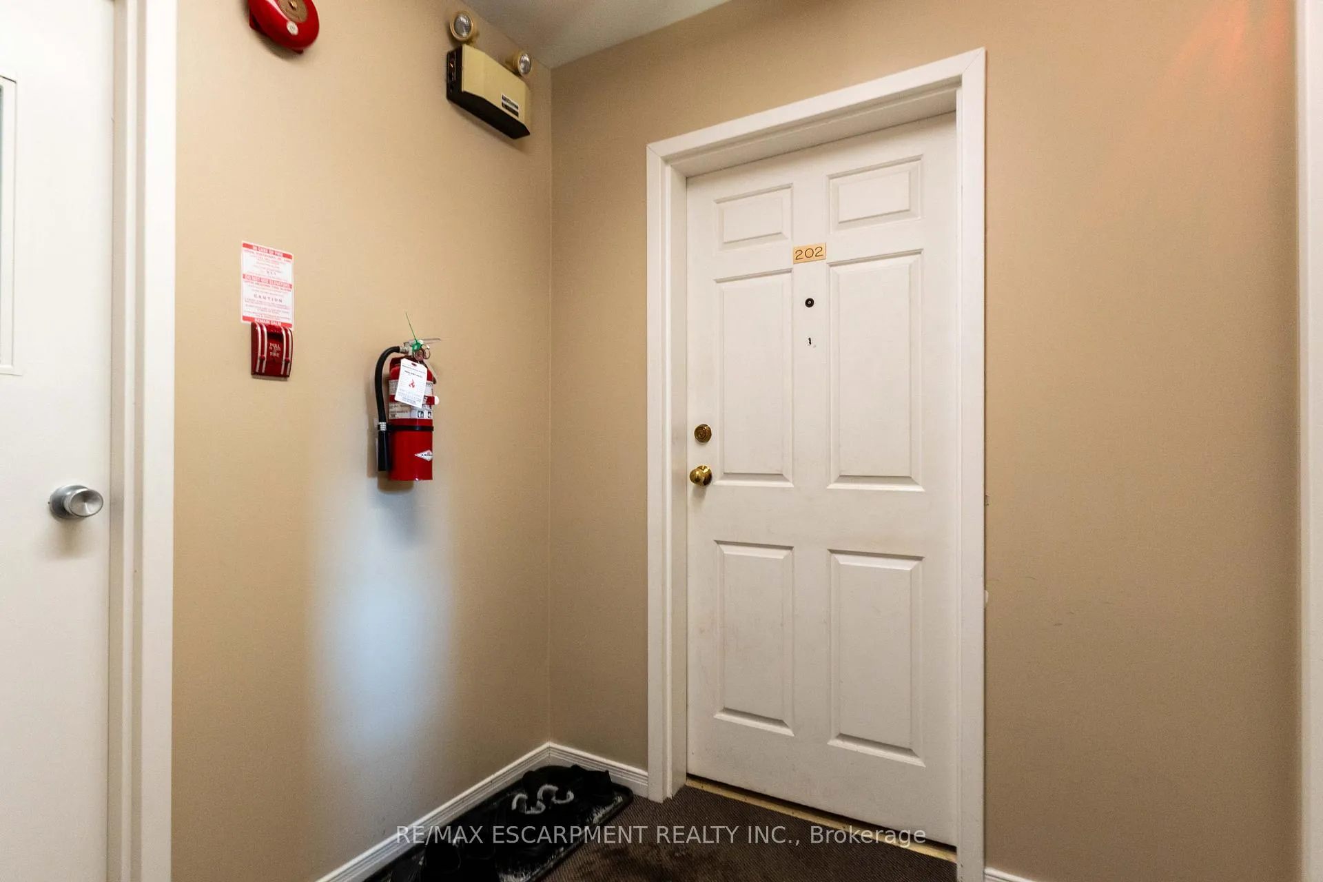 Photo 5 of Unit 202C, 213 Sydenham Street, Brant, Brantford Twp — HOMEH