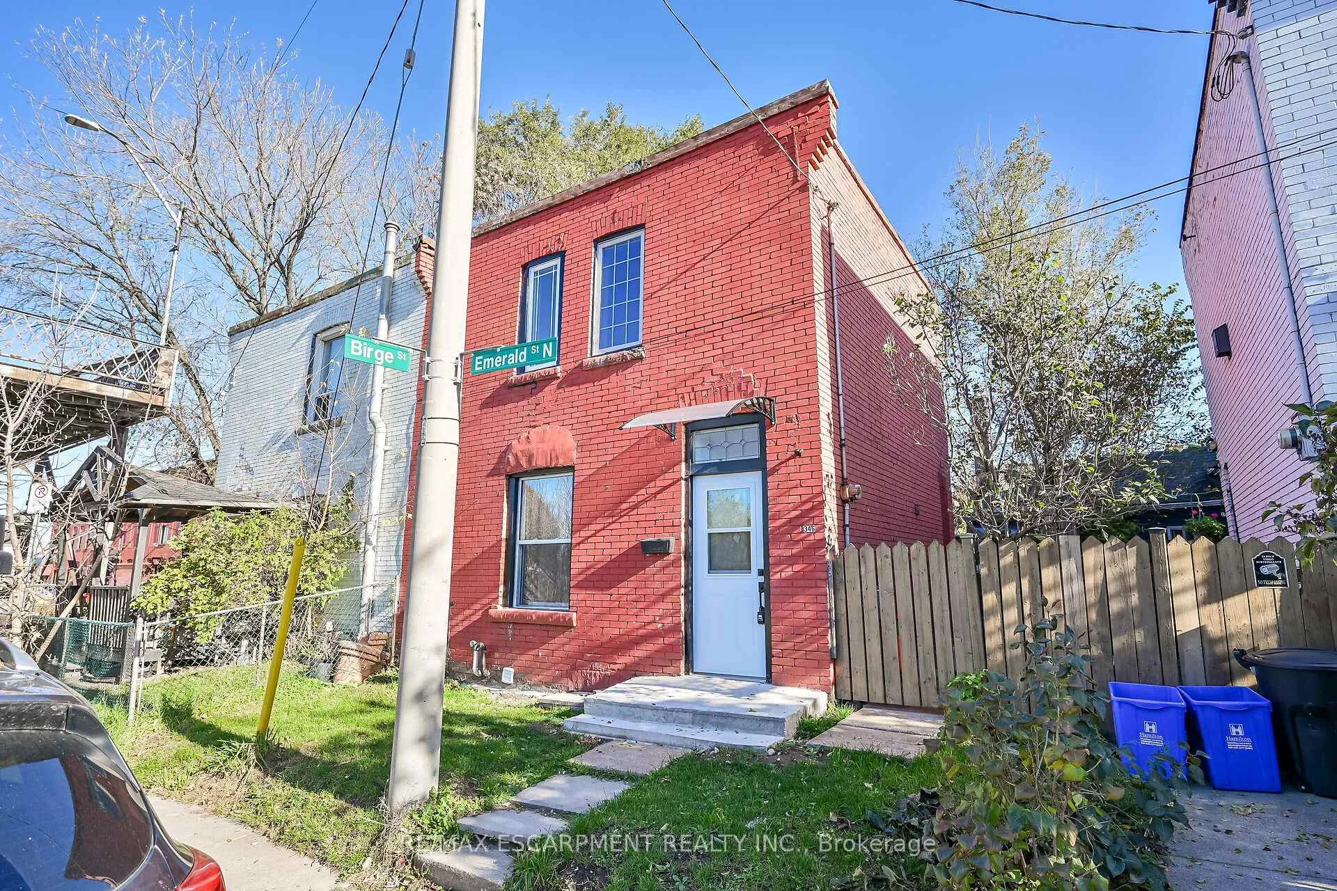 Front of 346 Emerald Street N