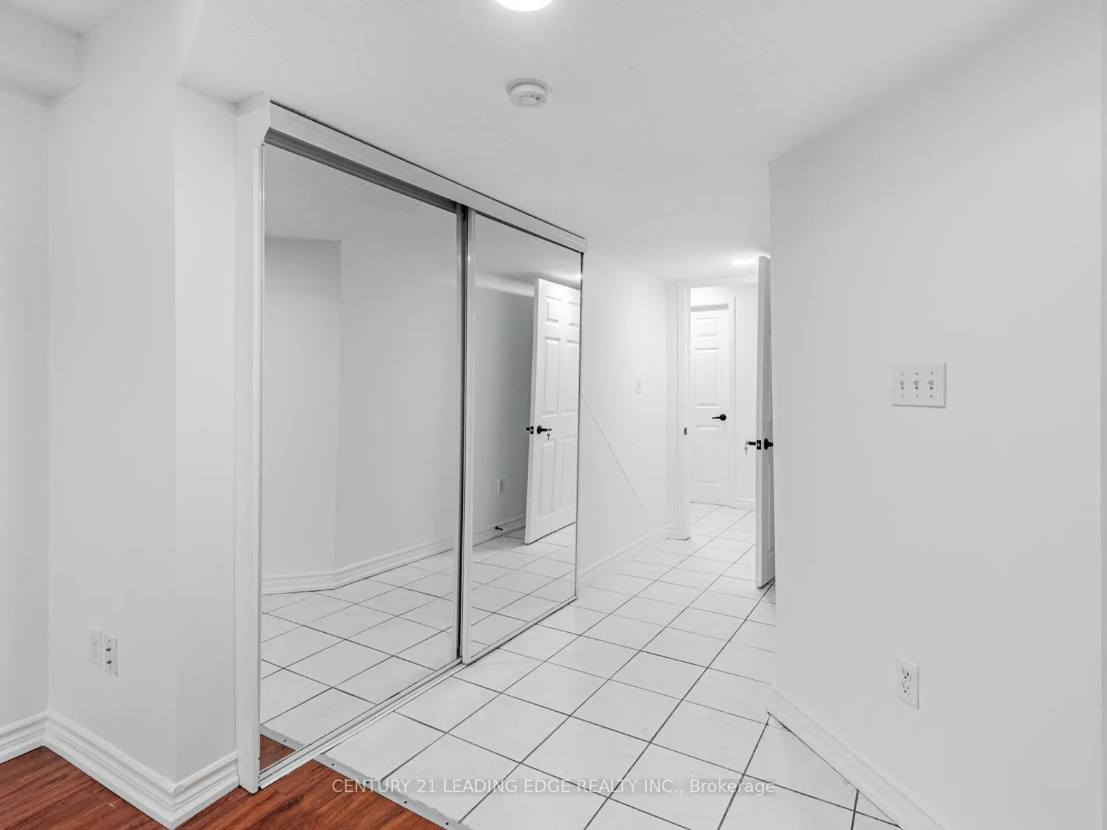 Photo 6 of Unit LOWER, 60 Via Jessica Drive, Markham, Unionville — HOMEH