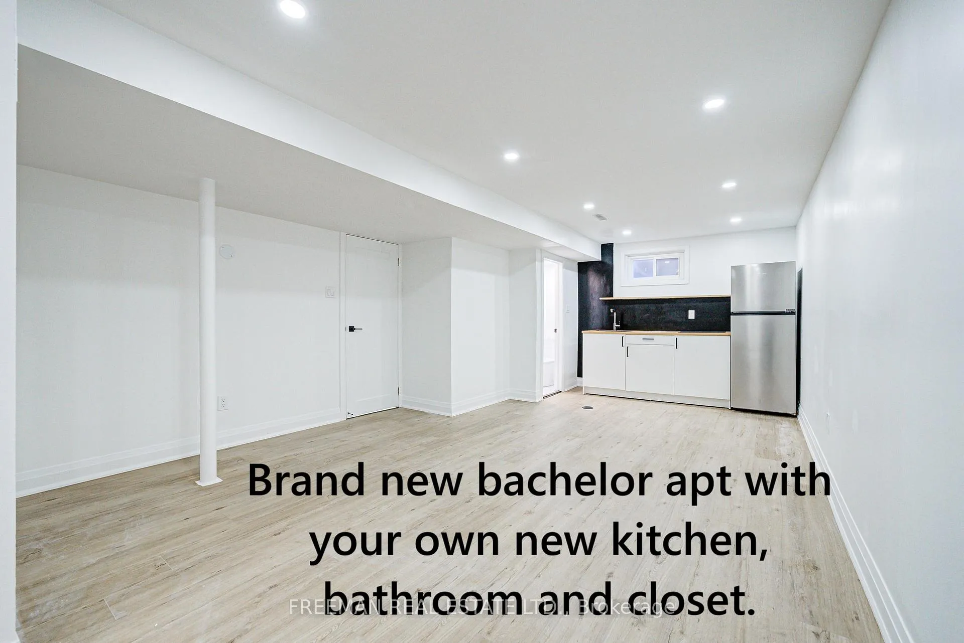 Photo 1 of Unit Apt. B, 16 Carey Crescent, Markham, Milliken Mills West — HOMEH