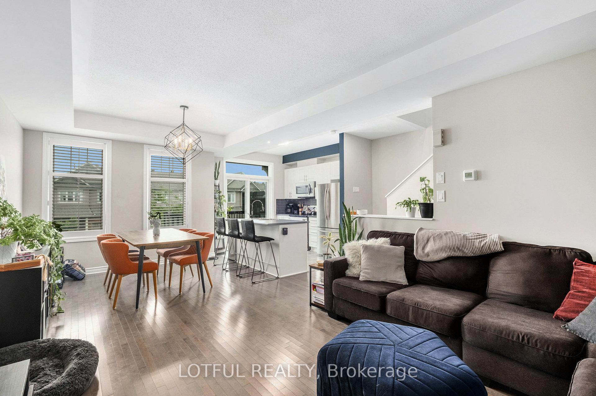Photo 4 of 222 Belleek Lane, Ottawa, Barrhaven - Half Moon Bay — HOMEH