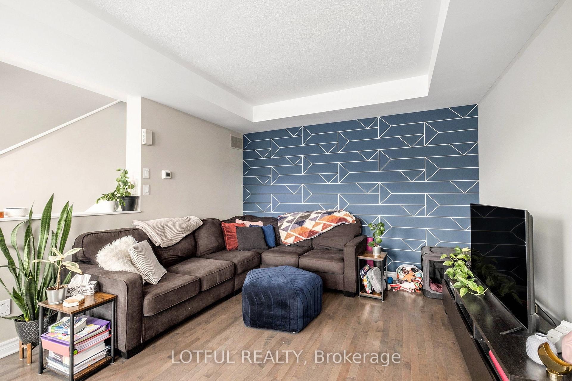 Photo 5 of 222 Belleek Lane, Ottawa, Barrhaven - Half Moon Bay — HOMEH