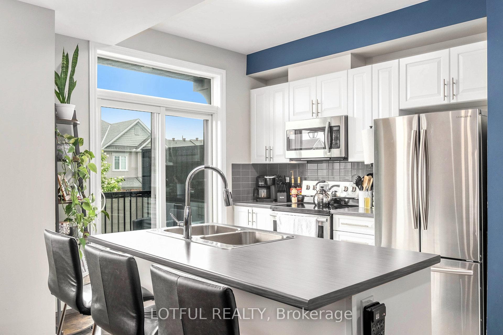 Photo 9 of 222 Belleek Lane, Ottawa, Barrhaven - Half Moon Bay — HOMEH