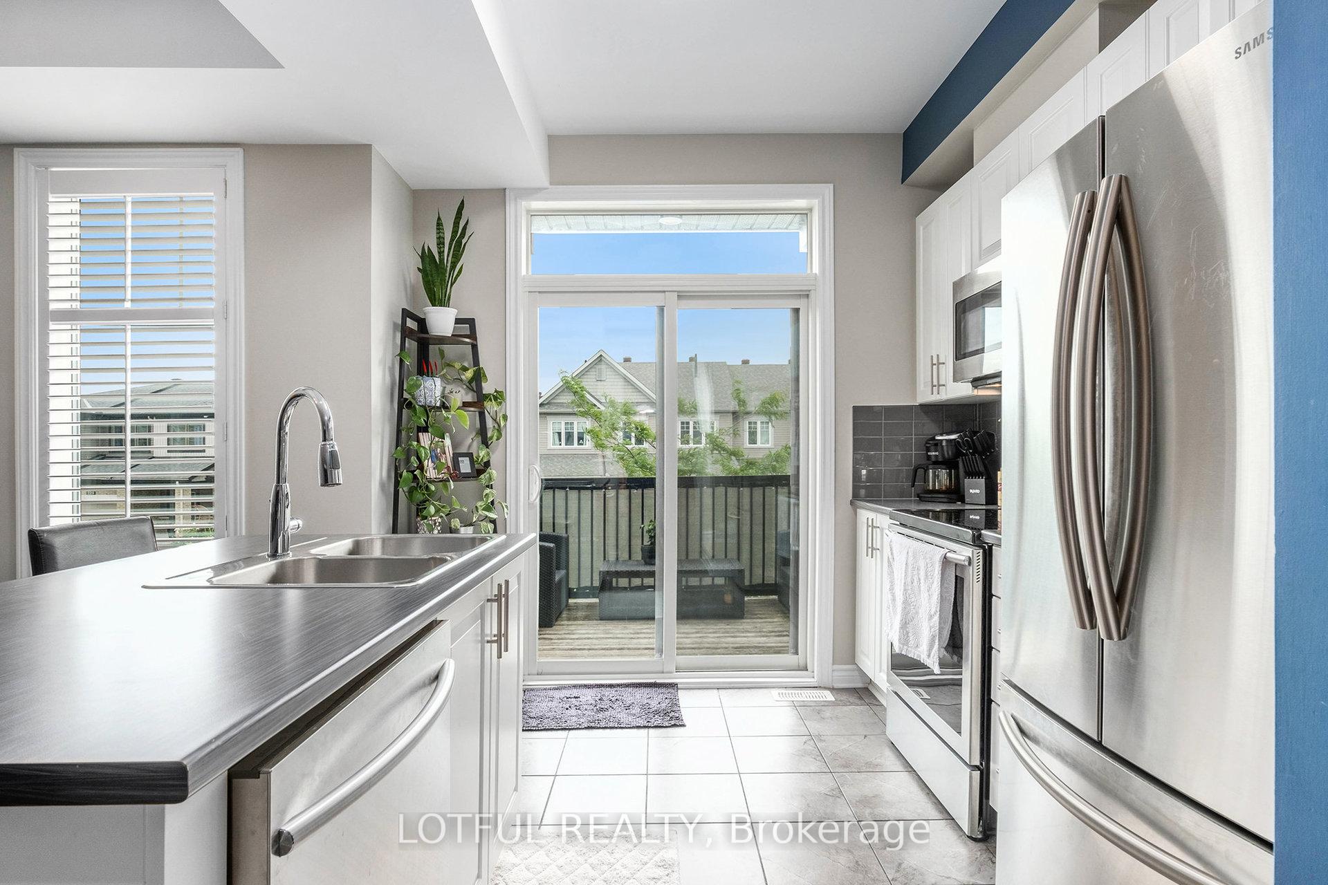 Photo 11 of 222 Belleek Lane, Ottawa, Barrhaven - Half Moon Bay — HOMEH