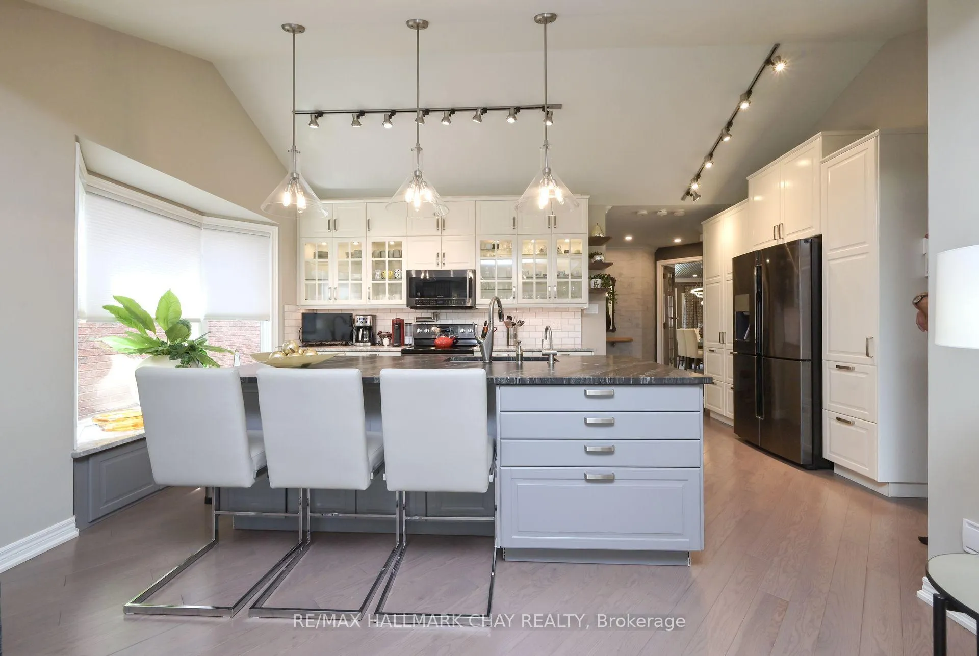 Photo 19 of 56 Via Amici, New Tecumseth, Alliston — HOMEH