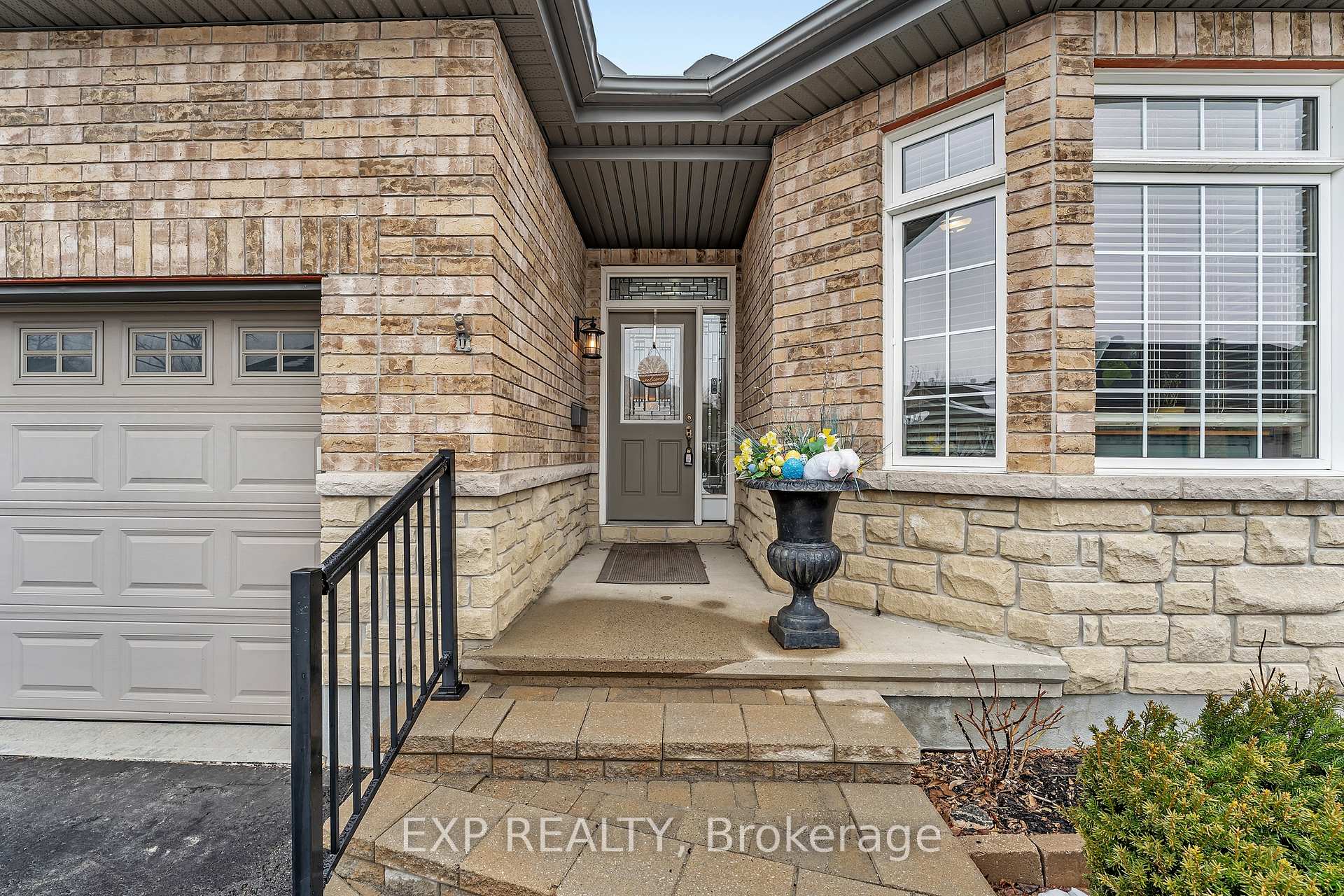 Photo 3 of 108 Maple Key, Ottawa, Blossom Park/Kemp Park/Findlay Creek — HOMEH