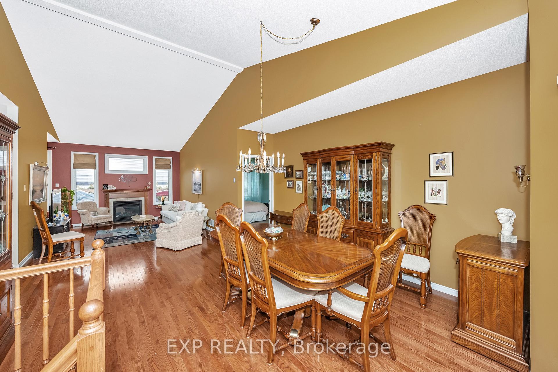 Photo 10 of 108 Maple Key, Ottawa, Blossom Park/Kemp Park/Findlay Creek — HOMEH