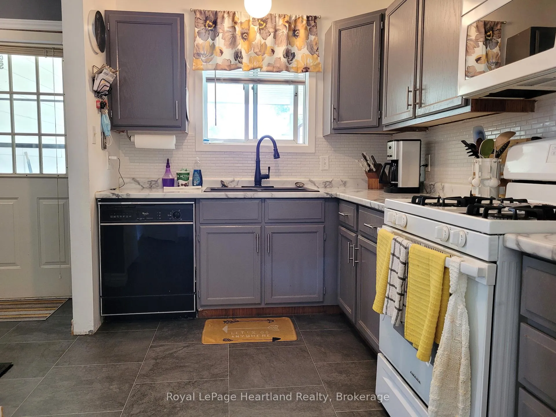 Photo 7 of 28 Briarwood Crescent, North Huron, Wingham — HOMEH
