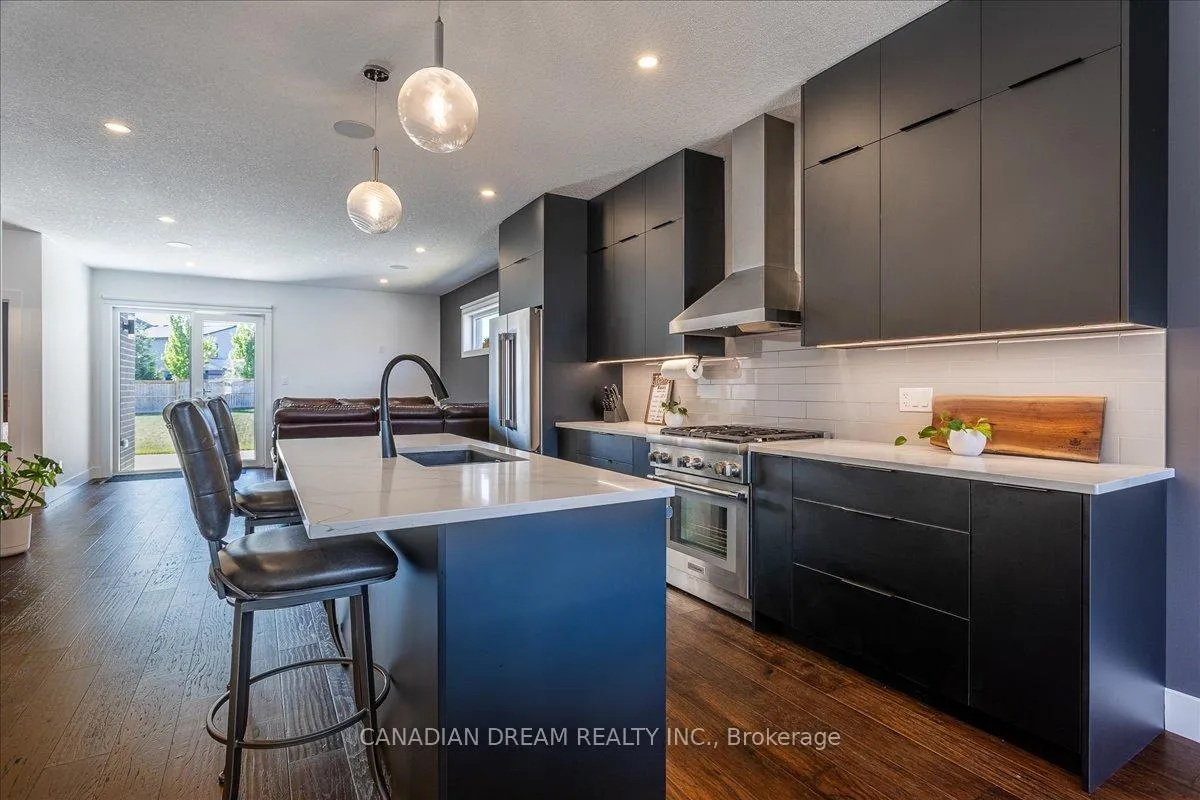 Photo 9 of 120 Poole Crescent, Middlesex Centre, Rural Middlesex Centre — HOMEH