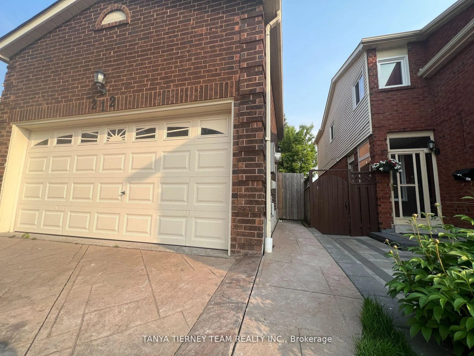 Photo 2 of Unit Lower, 212 Glen Hill Drive, Whitby, Blue Grass Meadows — HOMEH