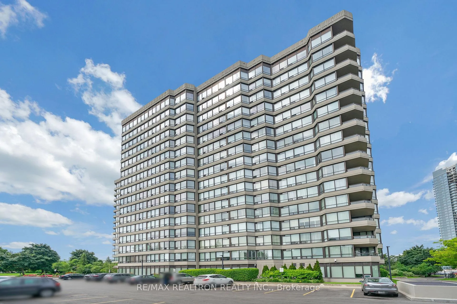 Front of Unit 714, 7440 Bathurst Street
