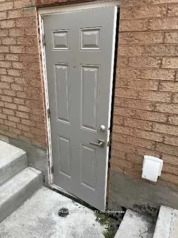 Photo 3 of Unit Basement, 72 Meadowlark Drive, Brampton, Fletcher's Creek South — HOMEH