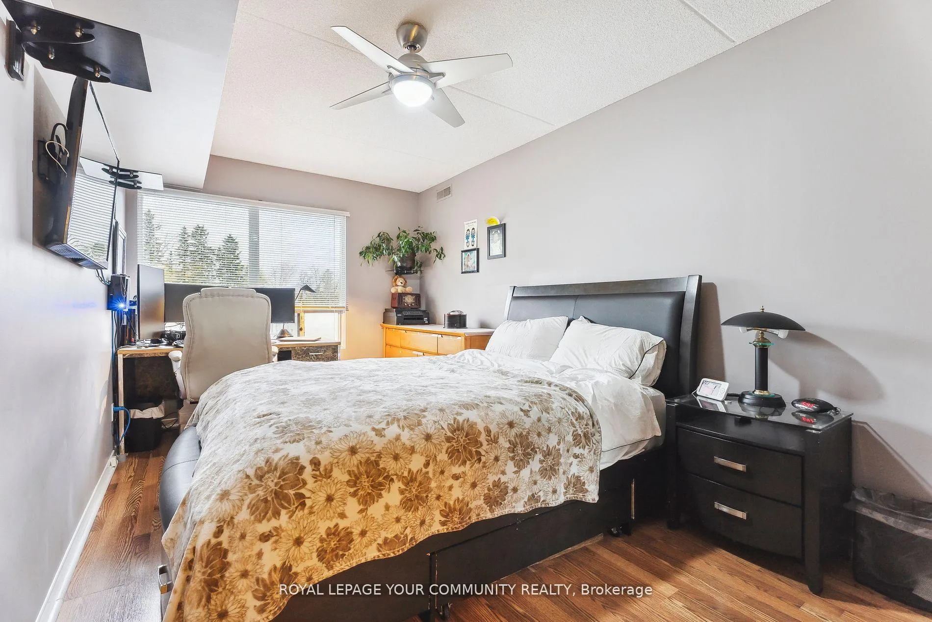 Photo 18 of Unit 202, 160 Wellington Street E, Aurora, Aurora Village — HOMEH