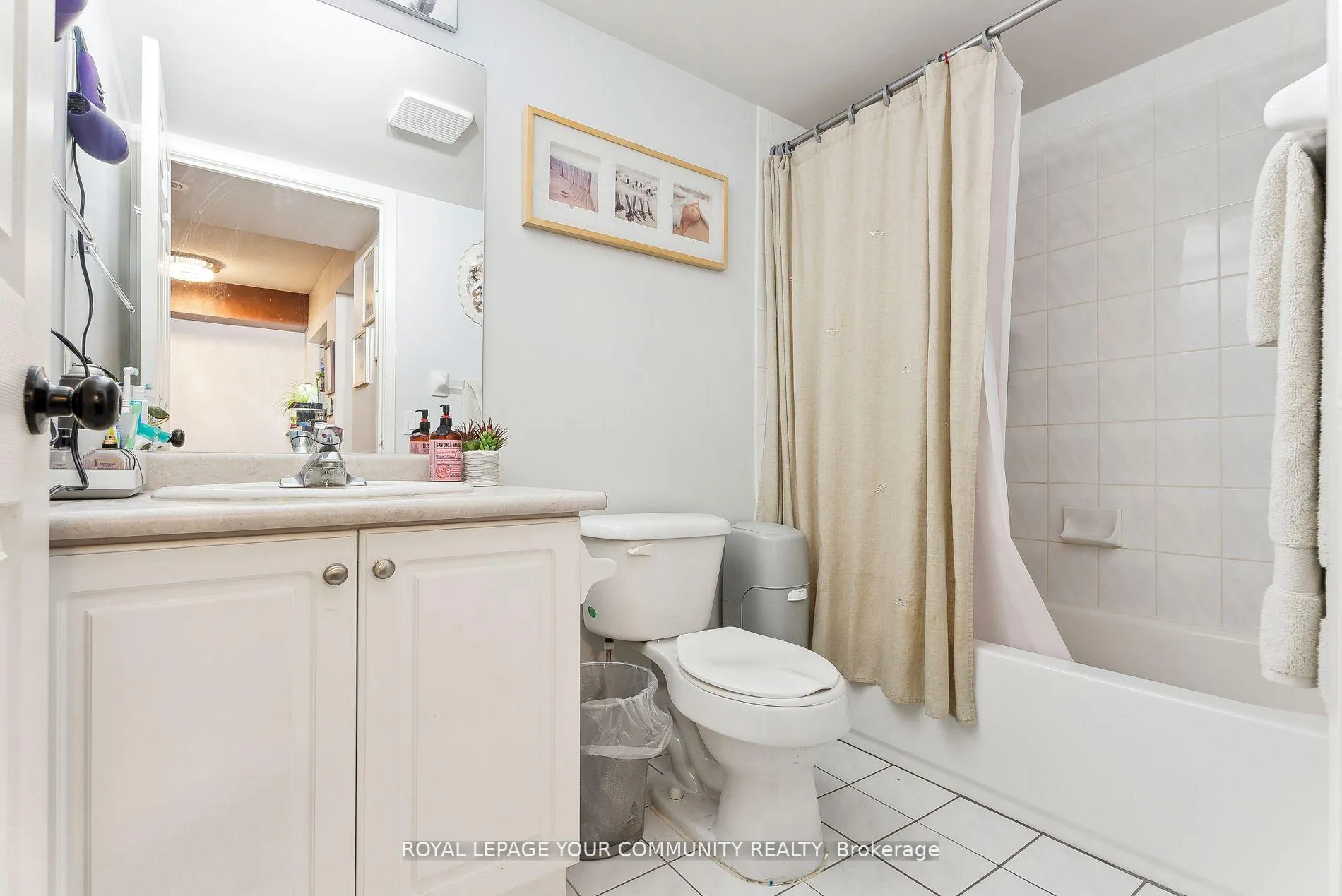 Photo 21 of Unit 202, 160 Wellington Street E, Aurora, Aurora Village — HOMEH