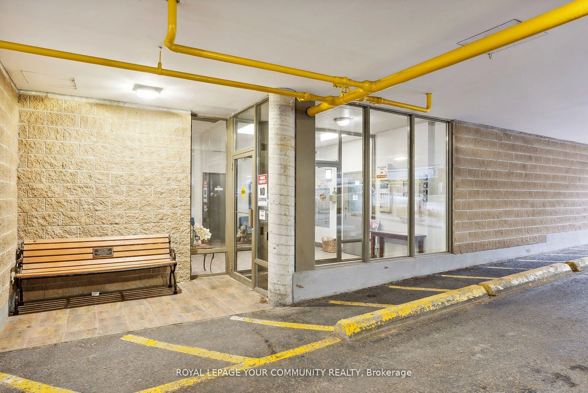 Photo 33 of Unit 202, 160 Wellington Street E, Aurora, Aurora Village — HOMEH
