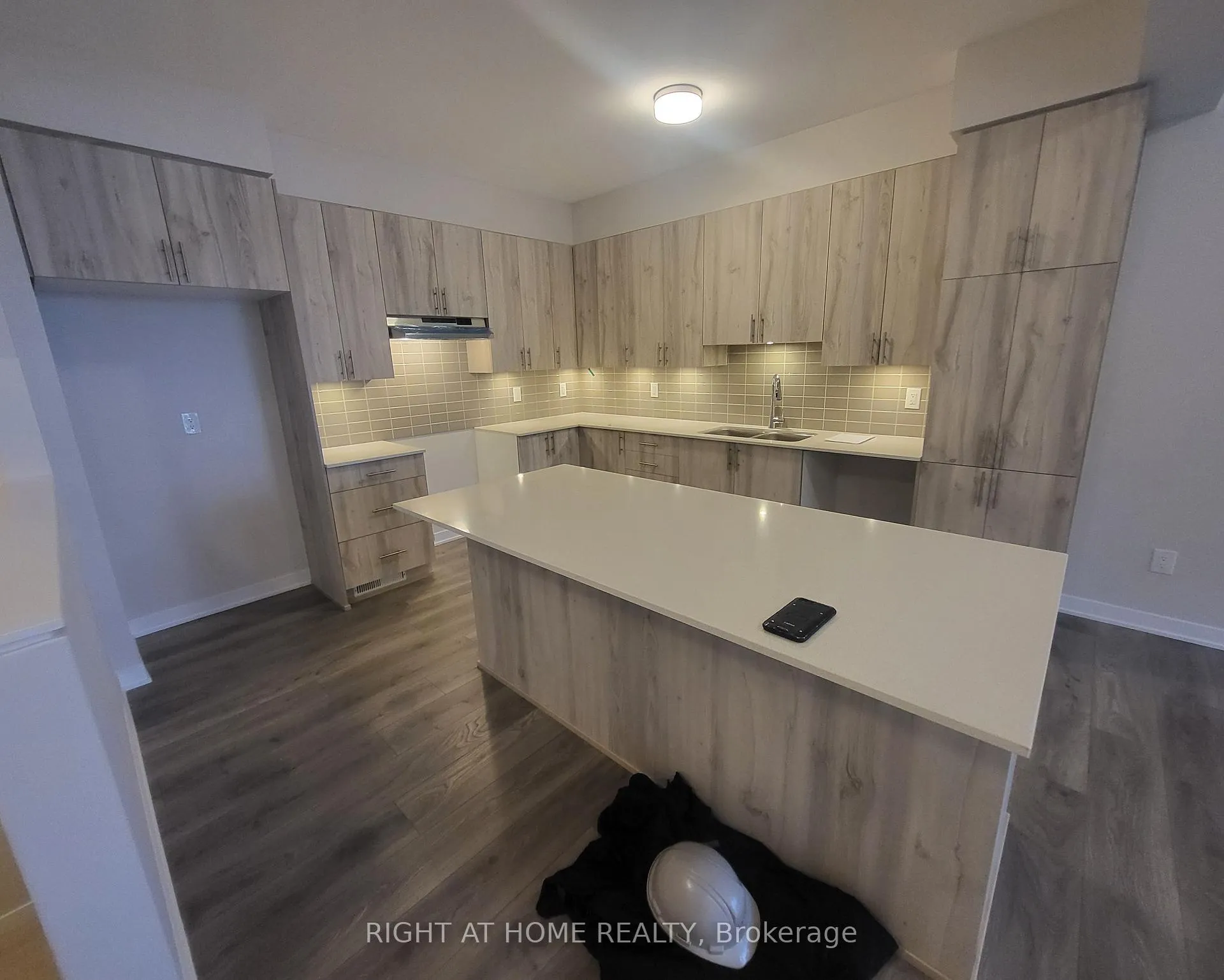Photo 3 of 221 Speckled Alder Row, Ottawa, Barrhaven - Half Moon Bay — HOMEH