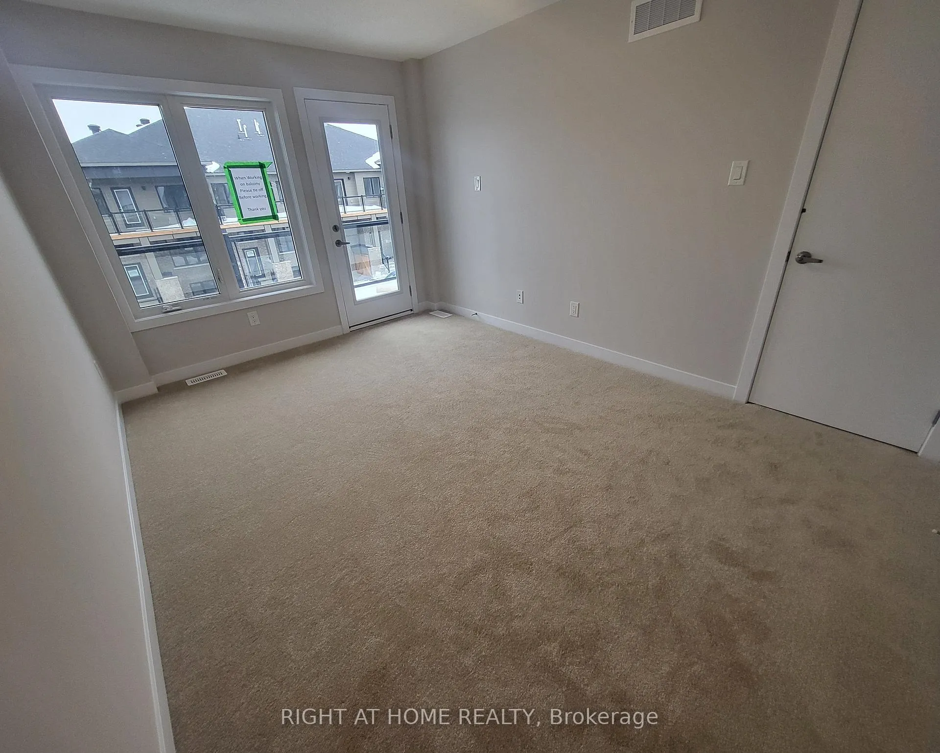 Photo 9 of 221 Speckled Alder Row, Ottawa, Barrhaven - Half Moon Bay — HOMEH