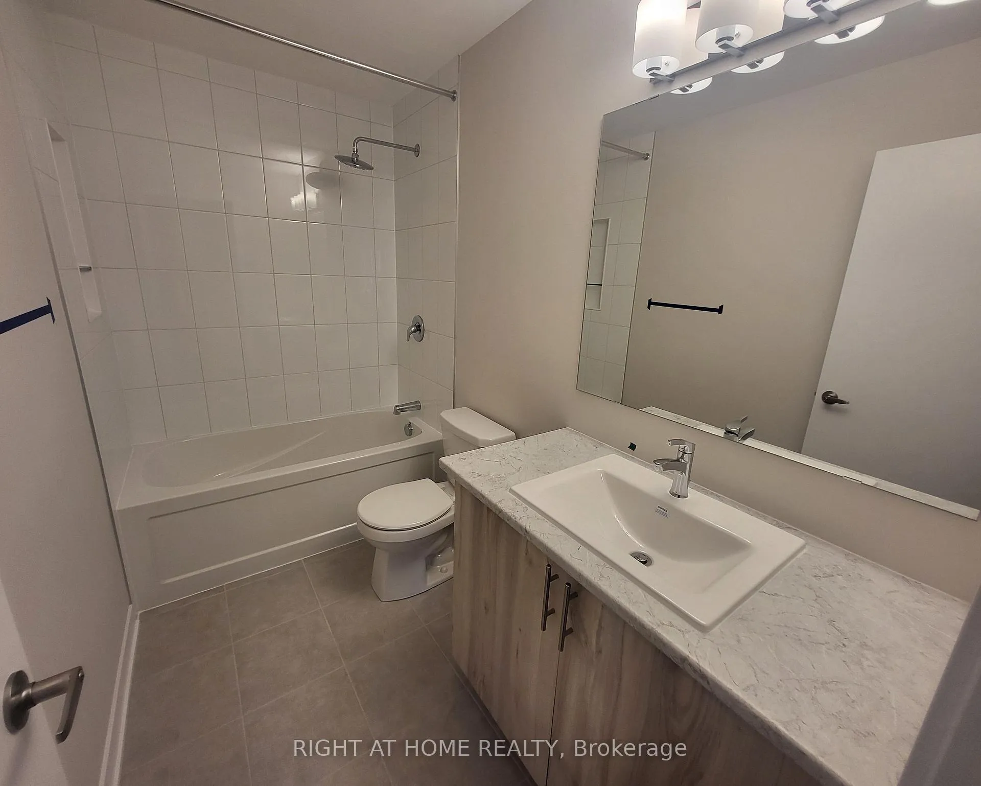 Photo 12 of 221 Speckled Alder Row, Ottawa, Barrhaven - Half Moon Bay — HOMEH