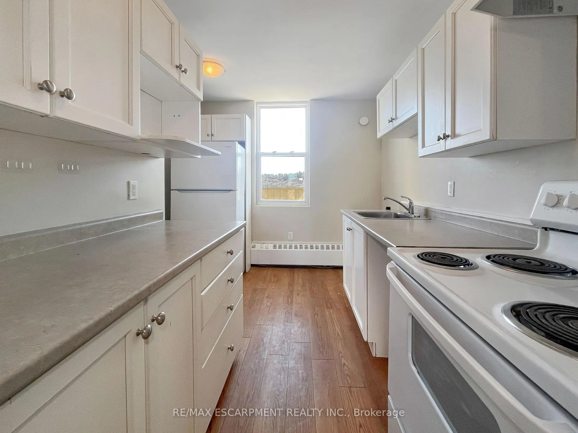 Photo 6 of Unit 810, 350 Quigley Road, Hamilton, Vincent — HOMEH