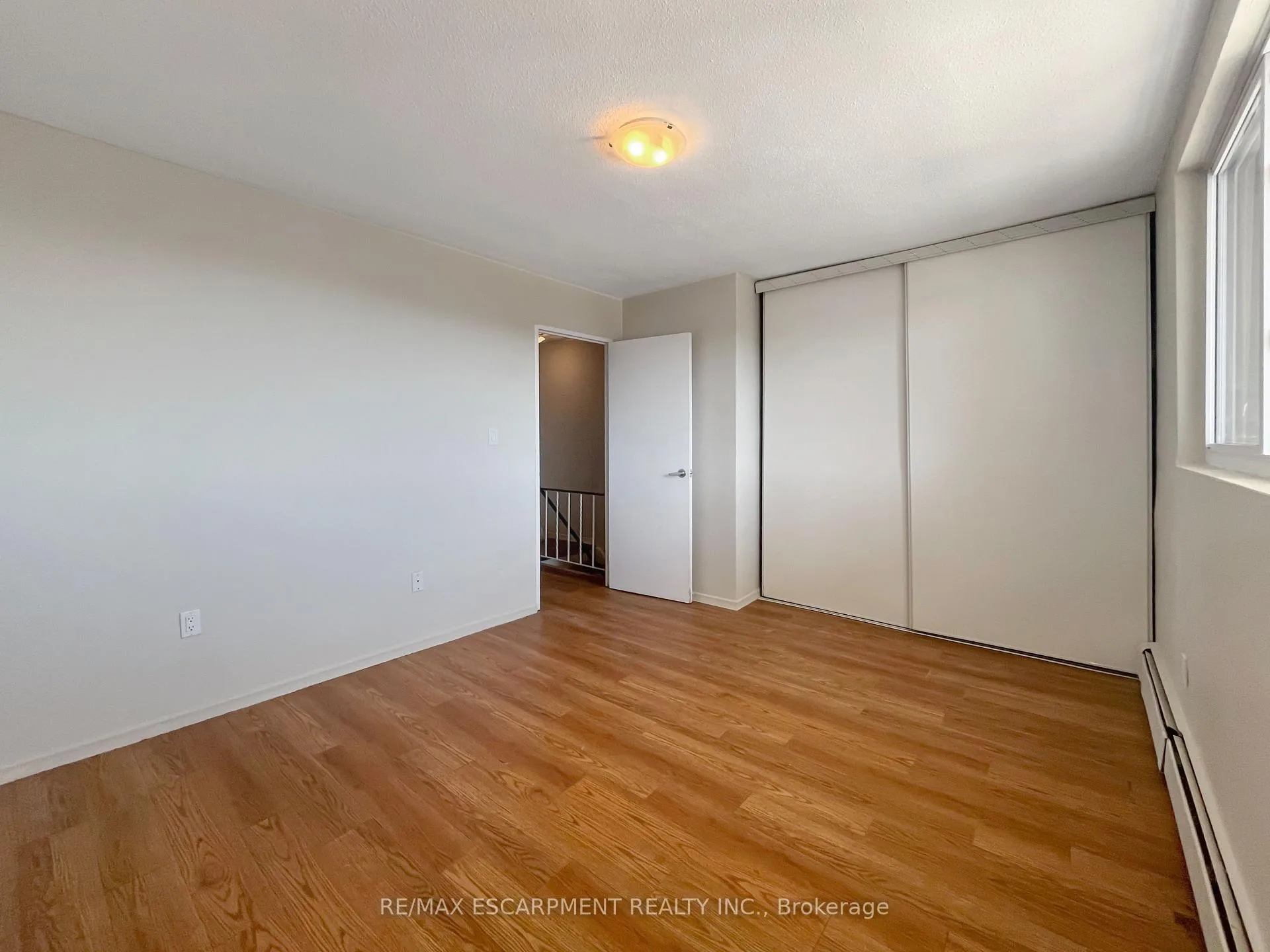 Photo 9 of Unit 810, 350 Quigley Road, Hamilton, Vincent — HOMEH
