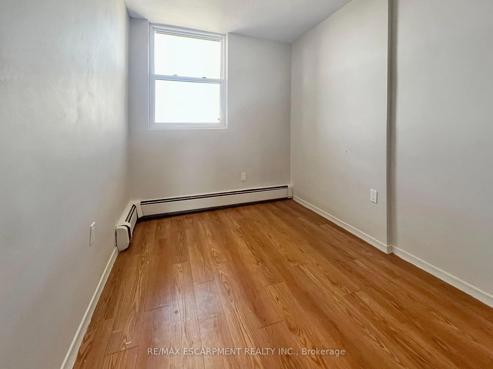 Photo 12 of Unit 810, 350 Quigley Road, Hamilton, Vincent — HOMEH