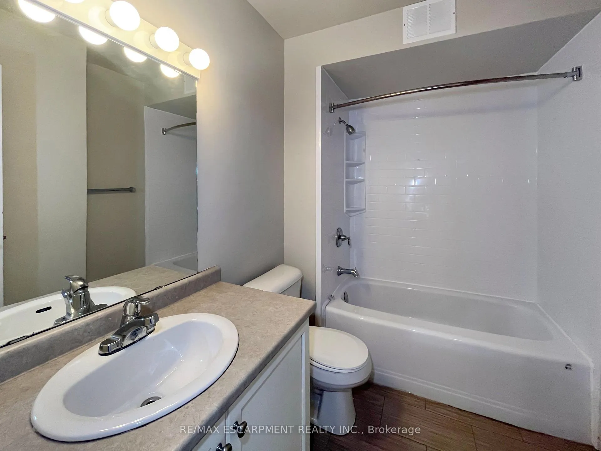 Photo 14 of Unit 810, 350 Quigley Road, Hamilton, Vincent — HOMEH