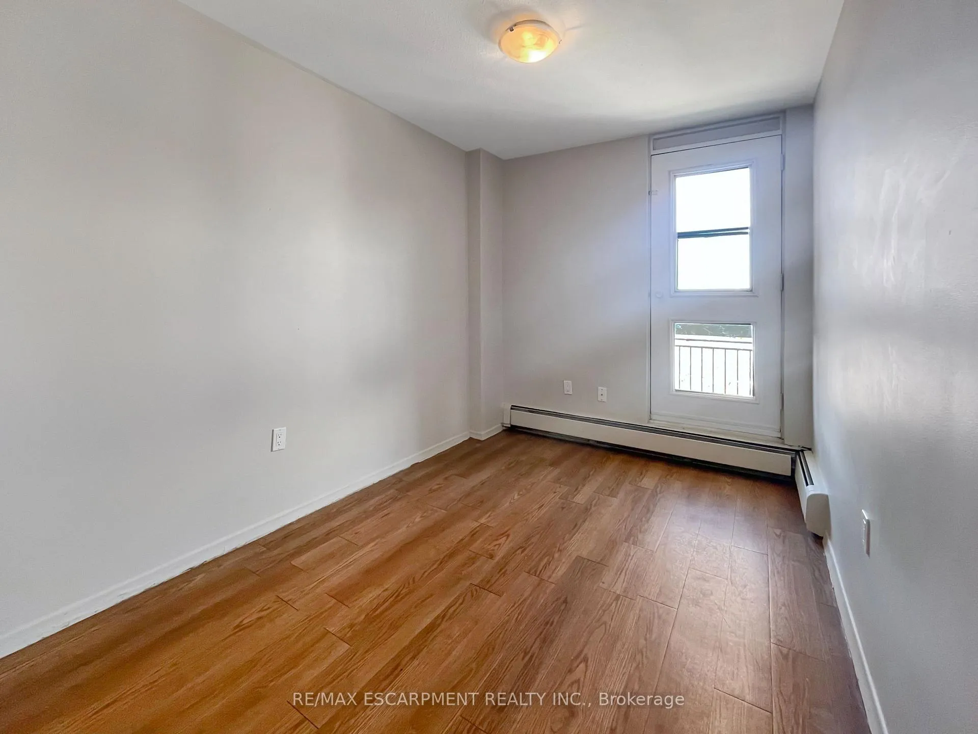 Photo 16 of Unit 810, 350 Quigley Road, Hamilton, Vincent — HOMEH