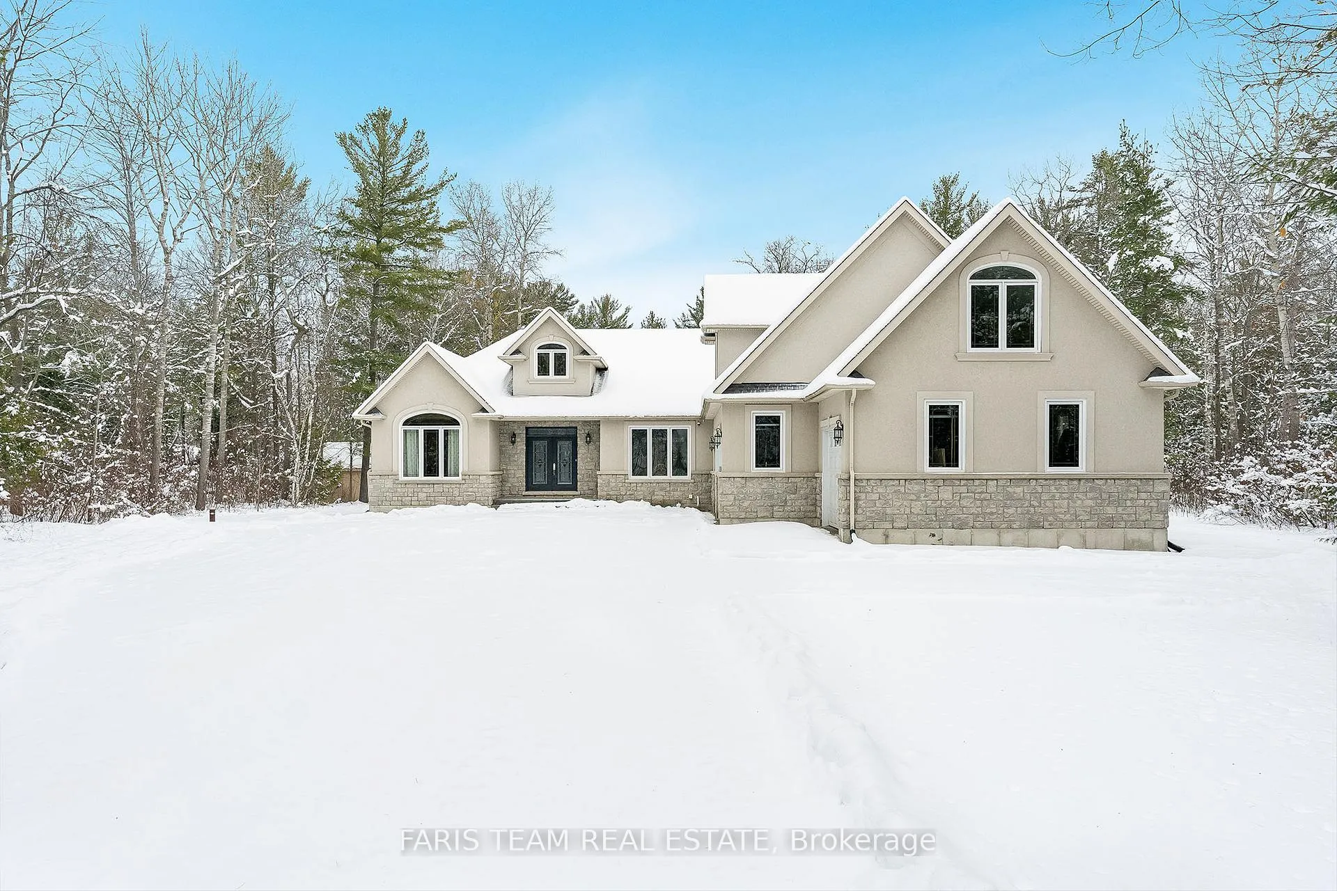 Front of 138 Knox Road E