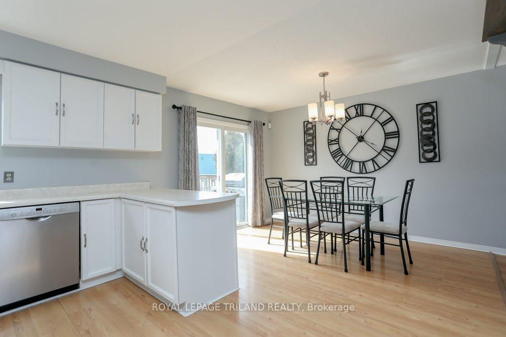 Photo 16 of 333 Canterbury Place, Central Elgin, Belmont — HOMEH