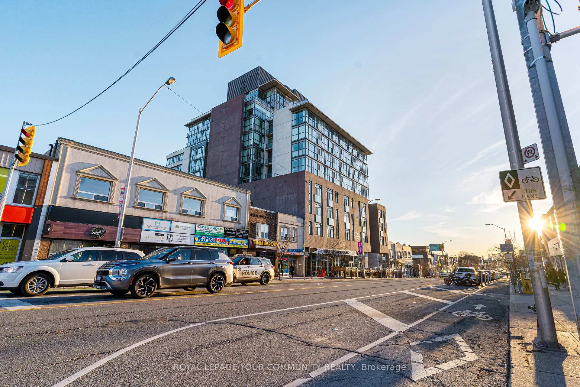 Front of Unit 811, 2055 Danforth Avenue S