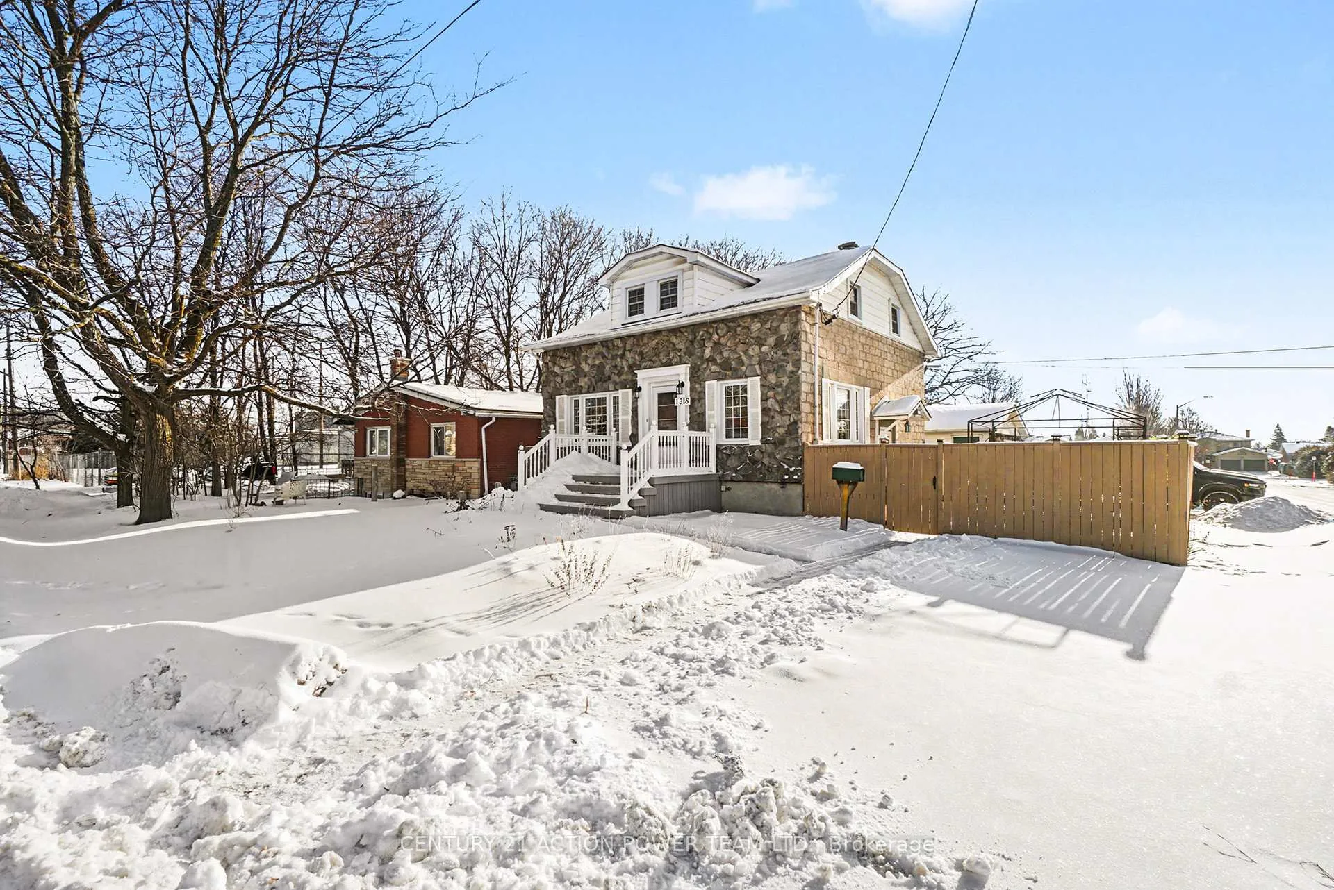 Photo 2 of 1318 Brookline Avenue, Ottawa, Ellwood — HOMEH