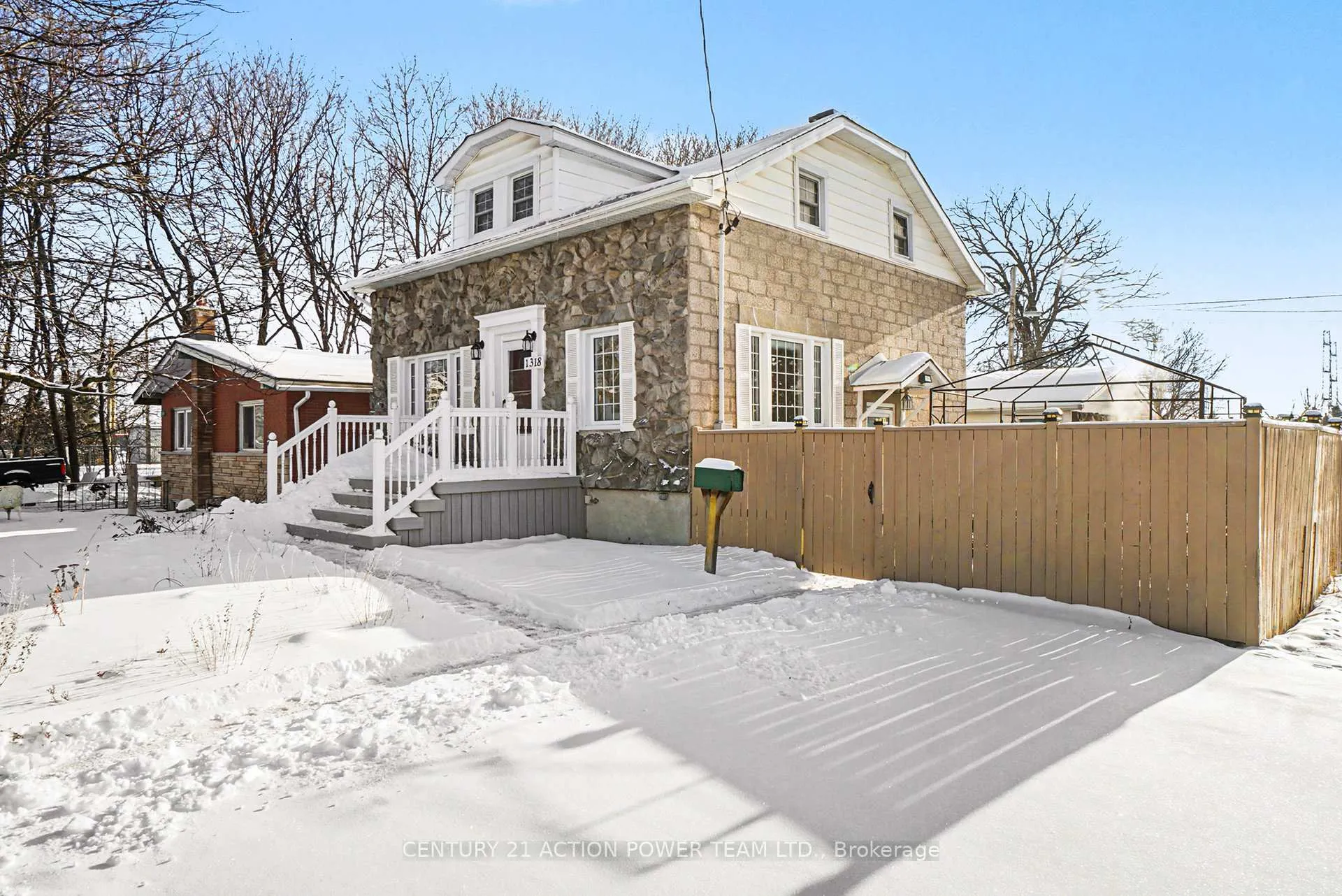 Photo 3 of 1318 Brookline Avenue, Ottawa, Ellwood — HOMEH