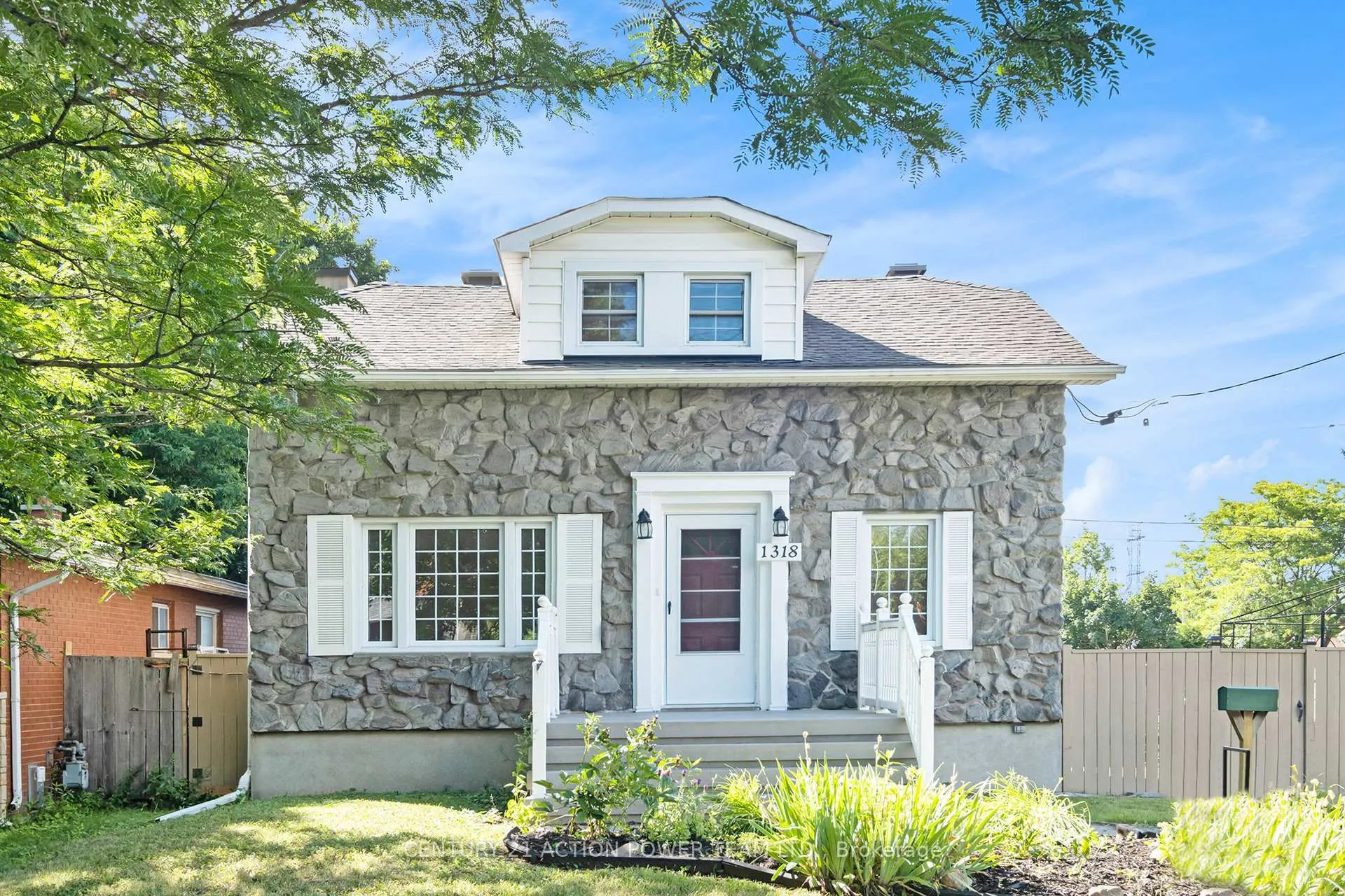 Photo 4 of 1318 Brookline Avenue, Ottawa, Ellwood — HOMEH