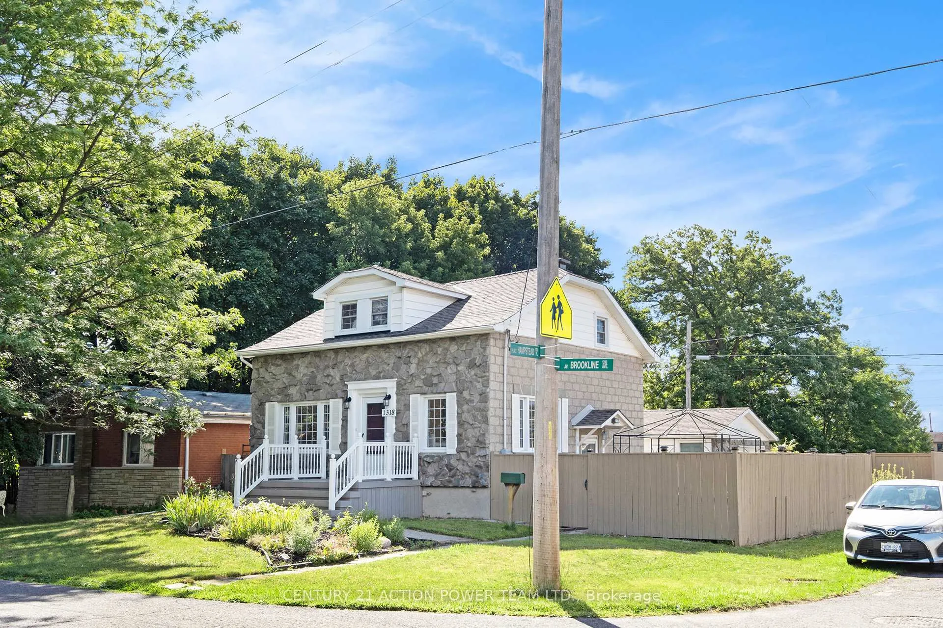 Photo 5 of 1318 Brookline Avenue, Ottawa, Ellwood — HOMEH