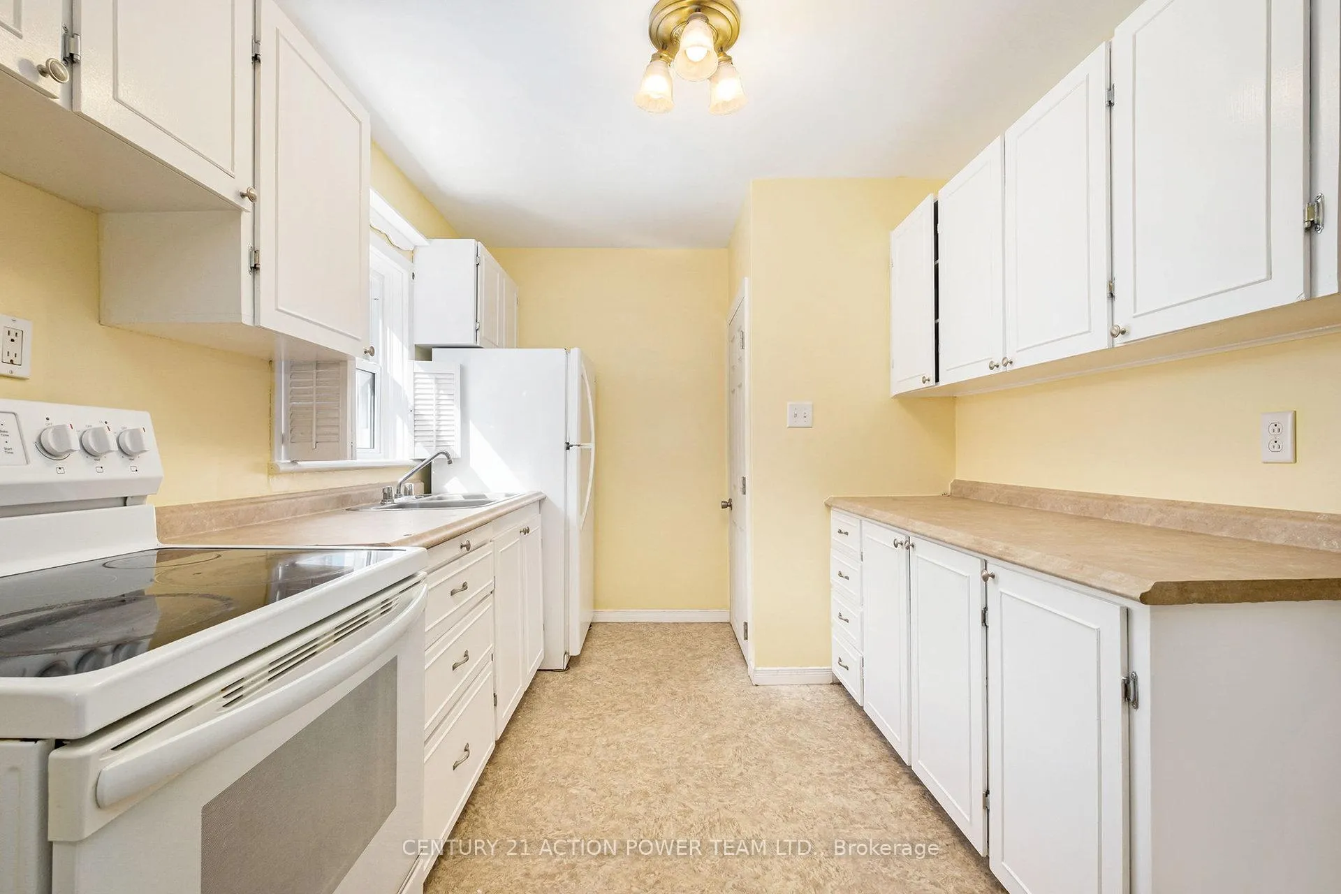 Photo 13 of 1318 Brookline Avenue, Ottawa, Ellwood — HOMEH