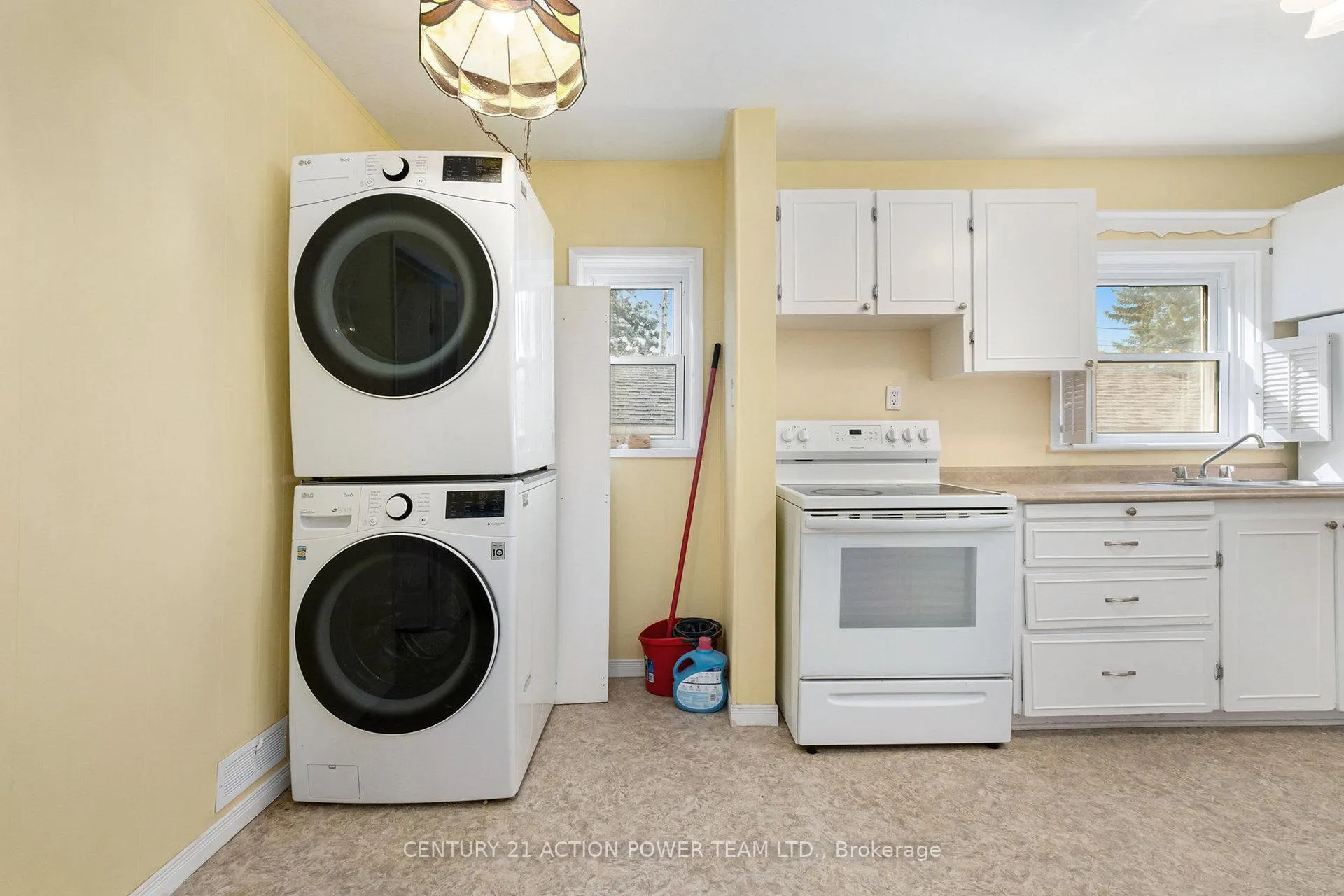 Photo 14 of 1318 Brookline Avenue, Ottawa, Ellwood — HOMEH
