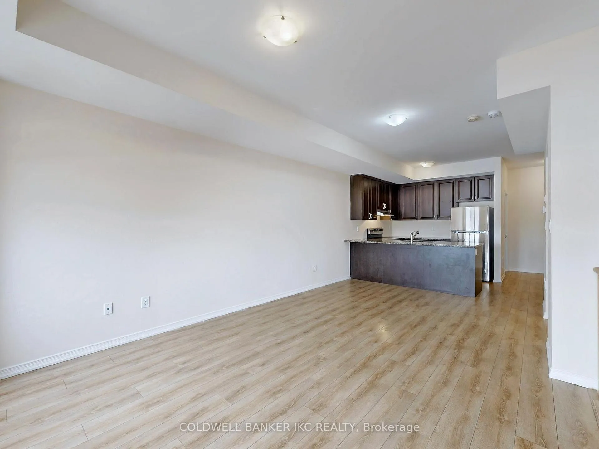 Photo 5 of 205 Danzatore Path, Oshawa, Windfields — HOMEH