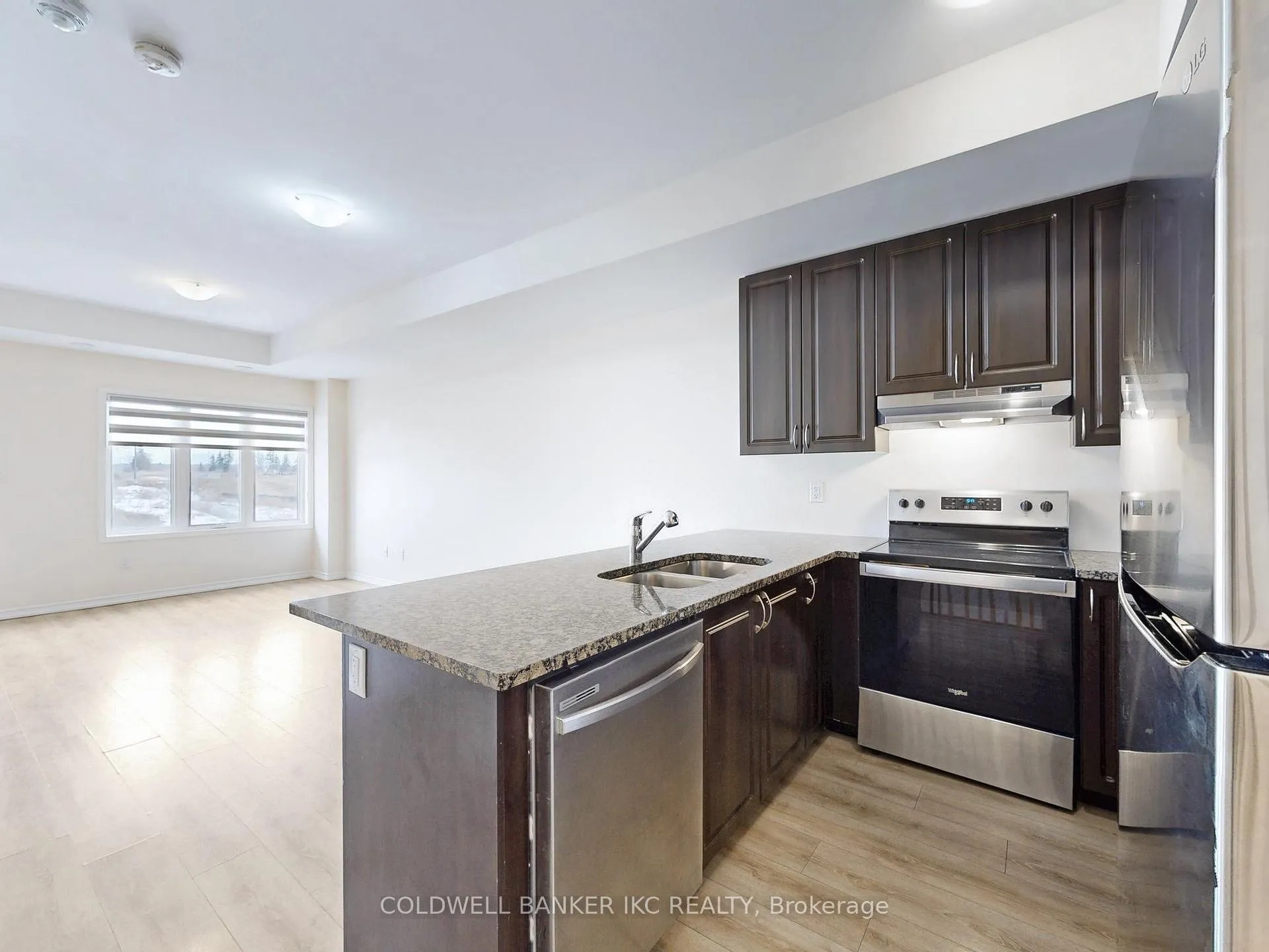 Photo 7 of 205 Danzatore Path, Oshawa, Windfields — HOMEH