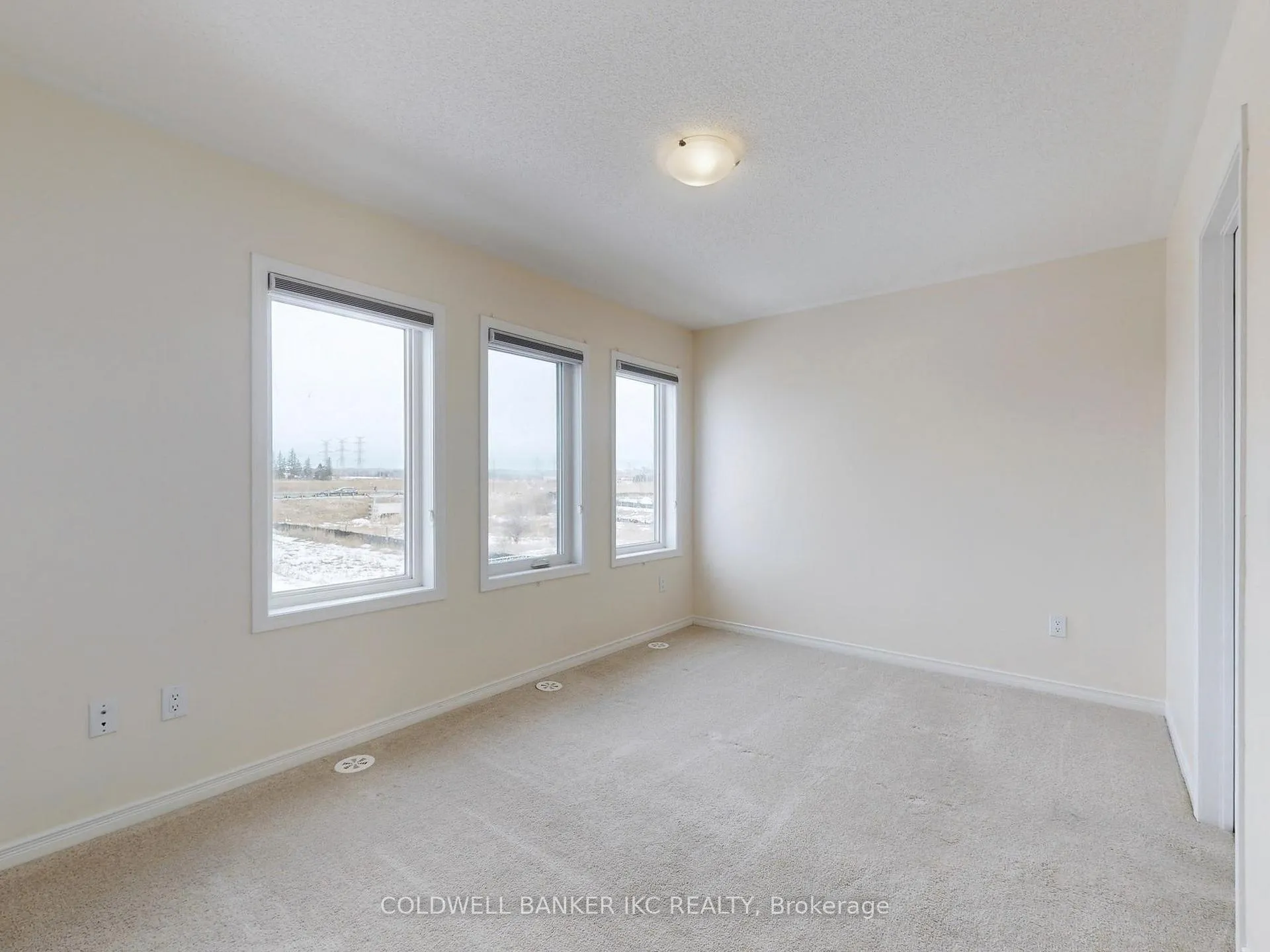 Photo 12 of 205 Danzatore Path, Oshawa, Windfields — HOMEH