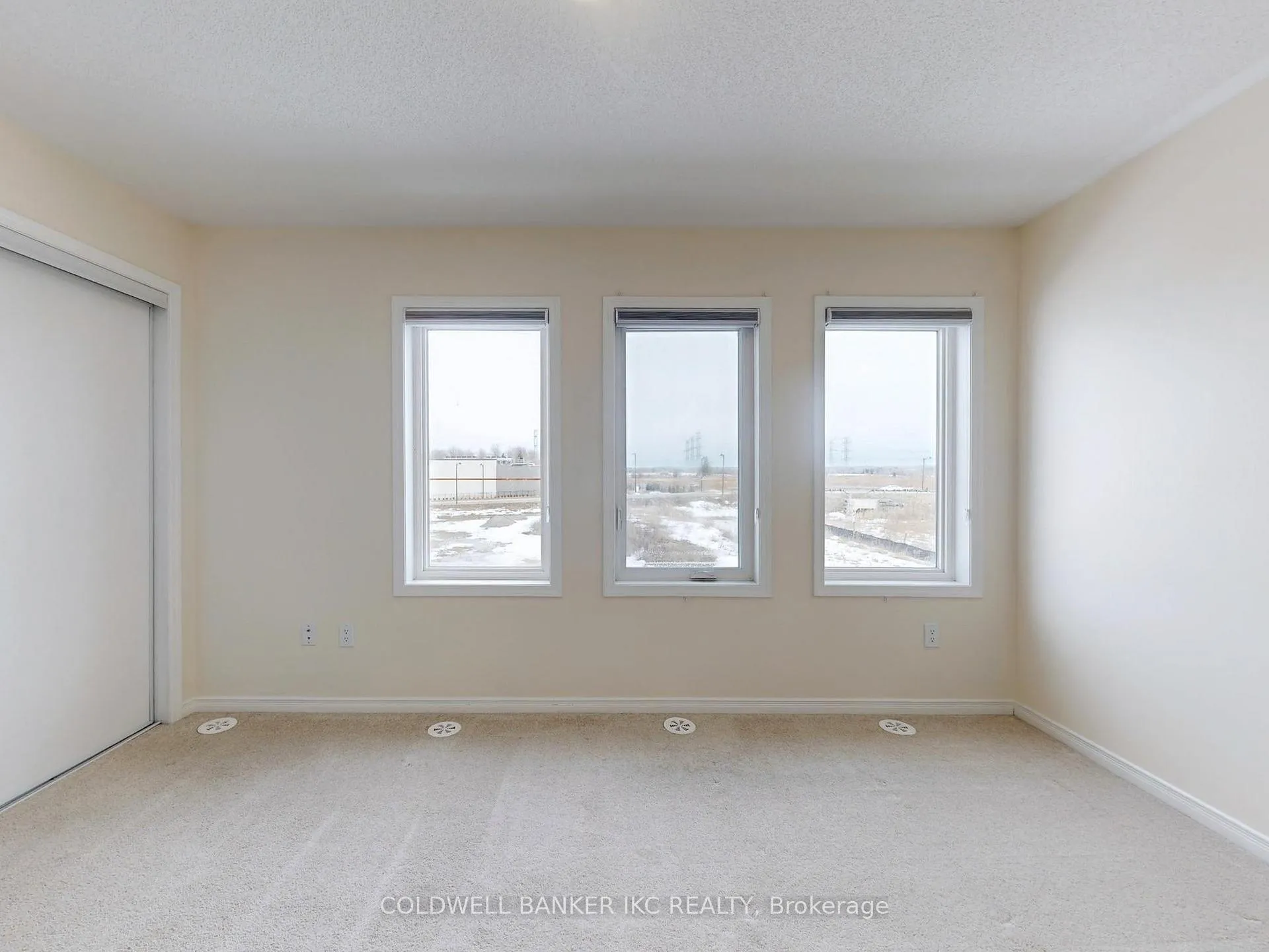 Photo 13 of 205 Danzatore Path, Oshawa, Windfields — HOMEH