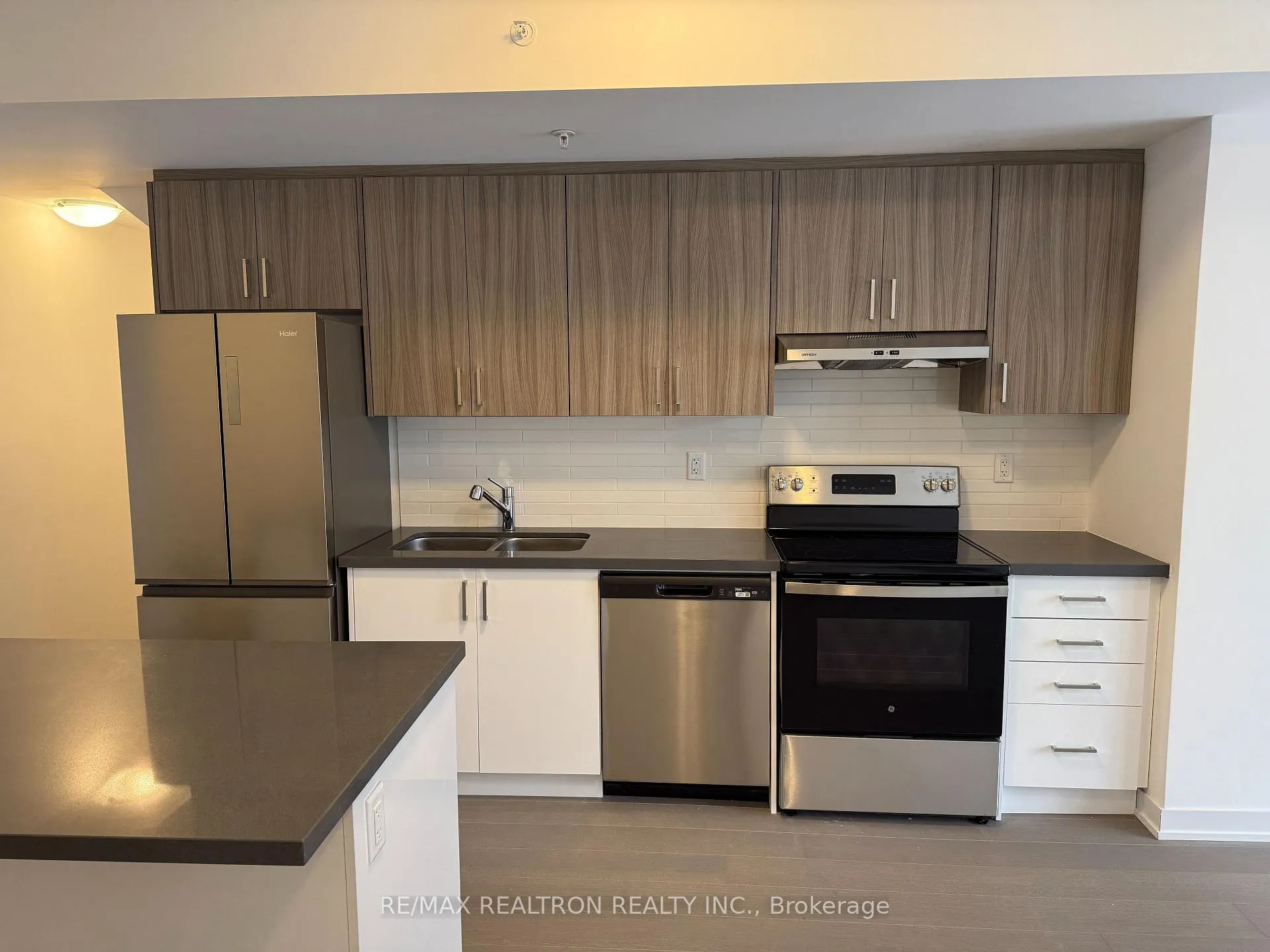 Photo 3 of Unit 5, 184 Angus Drive, Ajax, Central — HOMEH