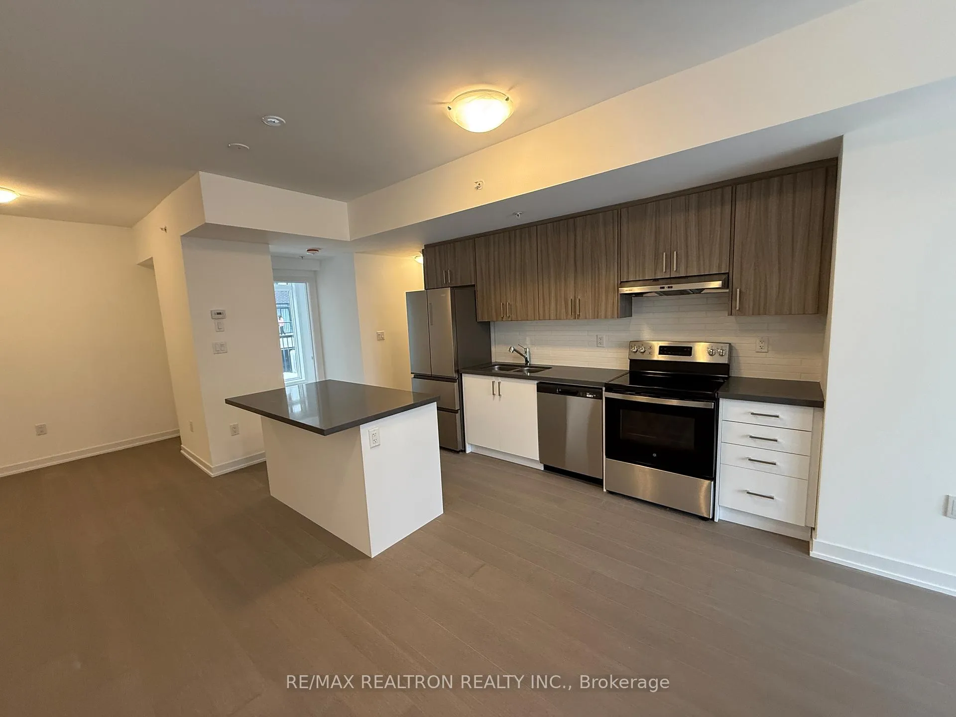 Photo 4 of Unit 5, 184 Angus Drive, Ajax, Central — HOMEH