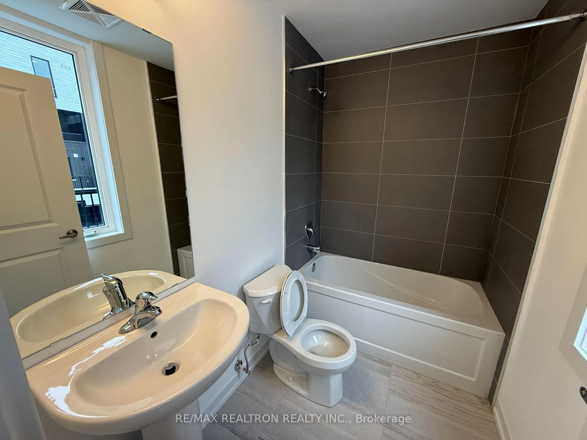 Photo 10 of Unit 5, 184 Angus Drive, Ajax, Central — HOMEH