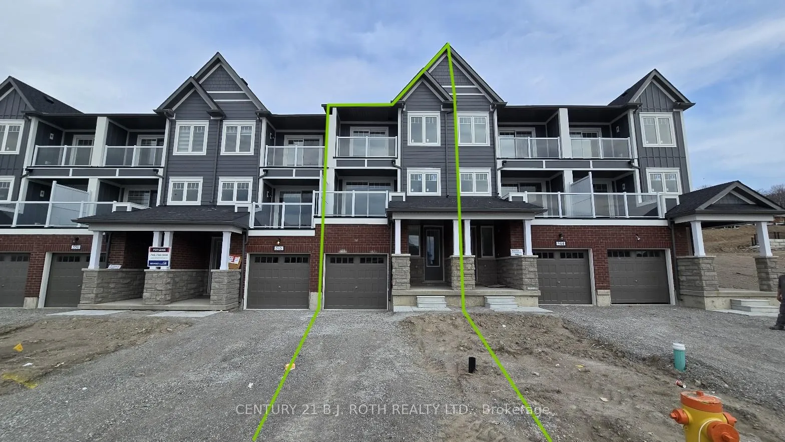 Photo 2 of 546 Hudson Crescent, Midland — HOMEH