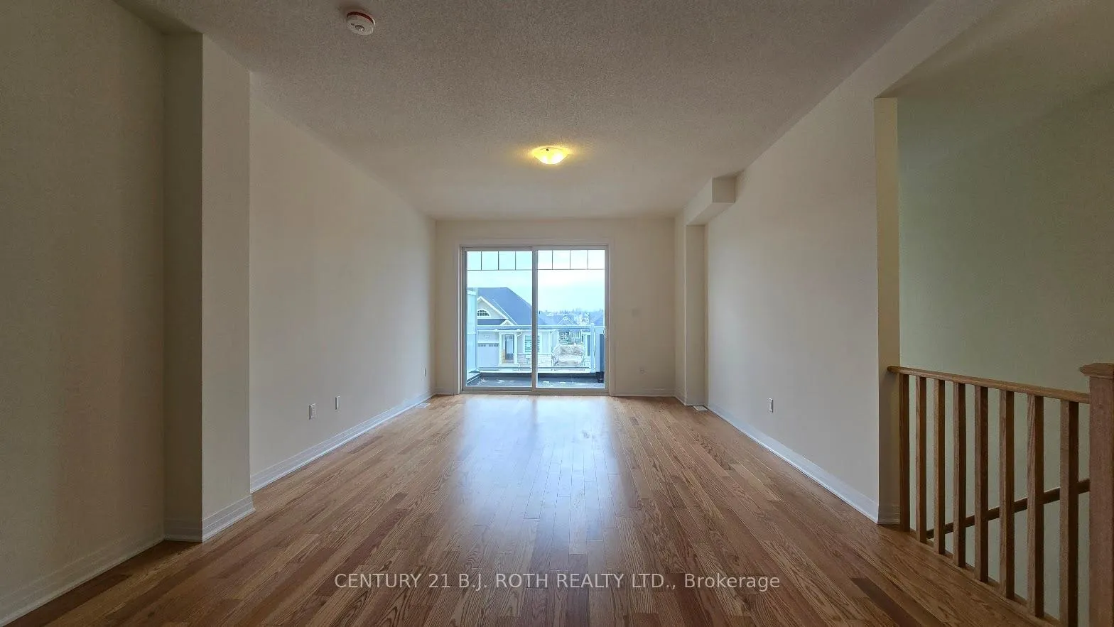 Photo 4 of 546 Hudson Crescent, Midland — HOMEH