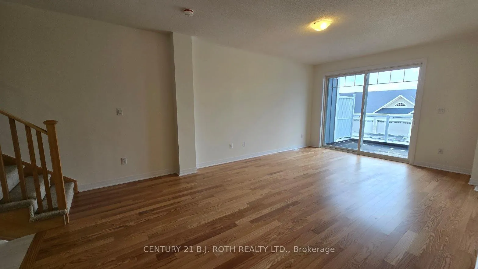 Photo 5 of 546 Hudson Crescent, Midland — HOMEH