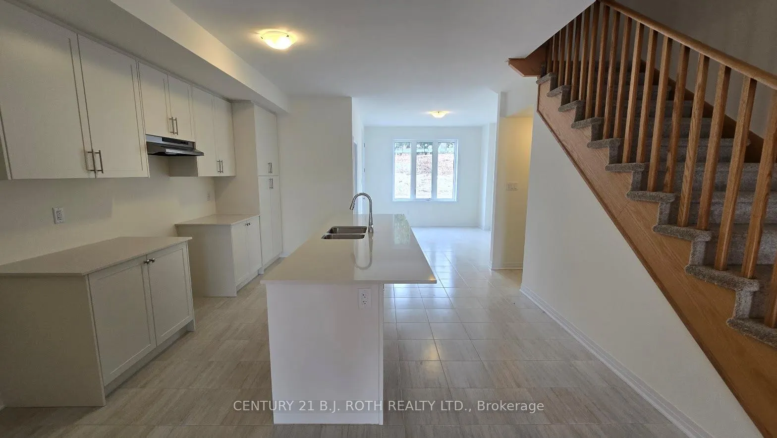 Photo 8 of 546 Hudson Crescent, Midland — HOMEH