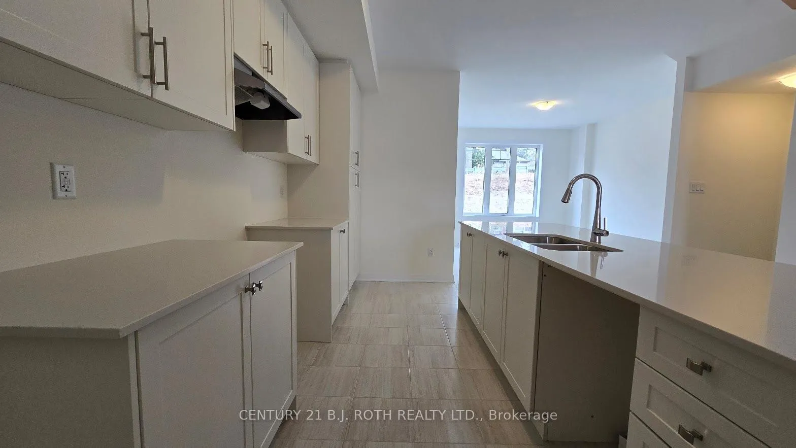 Photo 10 of 546 Hudson Crescent, Midland — HOMEH