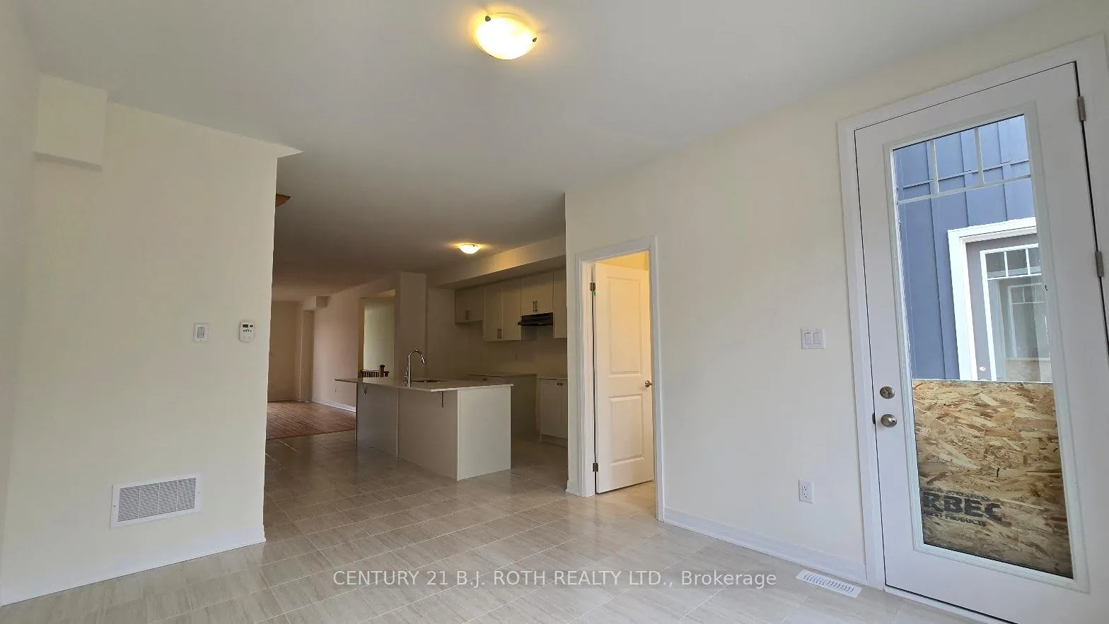 Photo 12 of 546 Hudson Crescent, Midland — HOMEH
