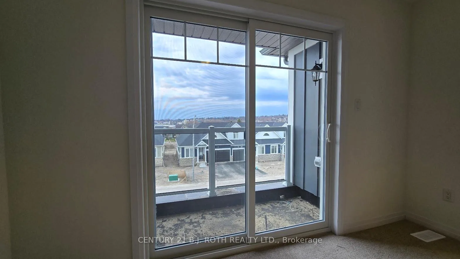 Photo 15 of 546 Hudson Crescent, Midland — HOMEH